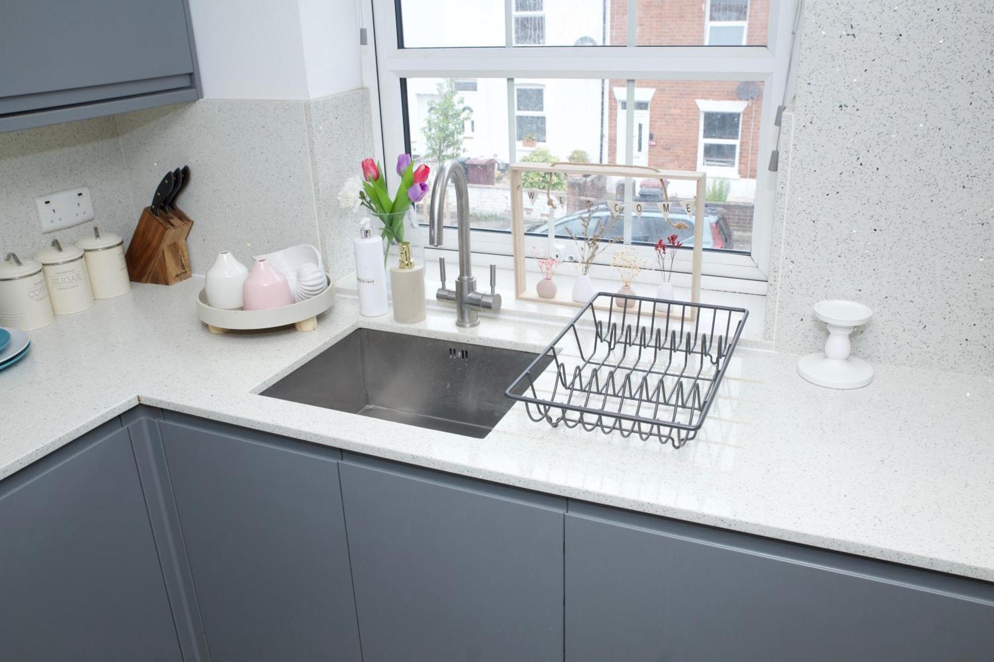 Spacious Modern 2 Bed Flat In City Centre ريدينج المظهر الخارجي الصورة