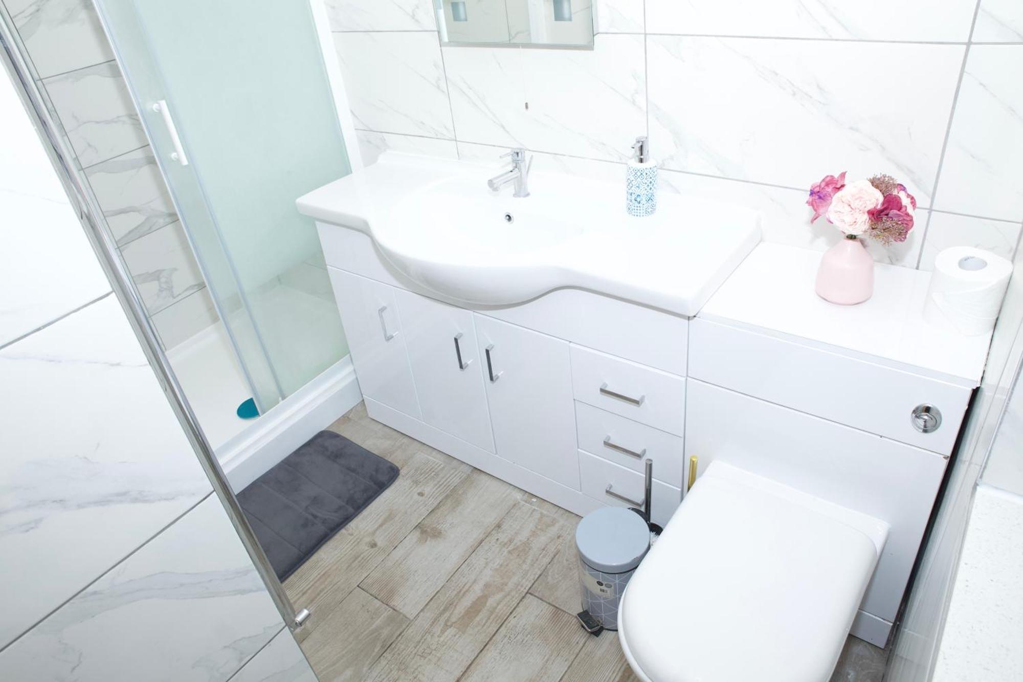 Spacious Modern 2 Bed Flat In City Centre ريدينج المظهر الخارجي الصورة